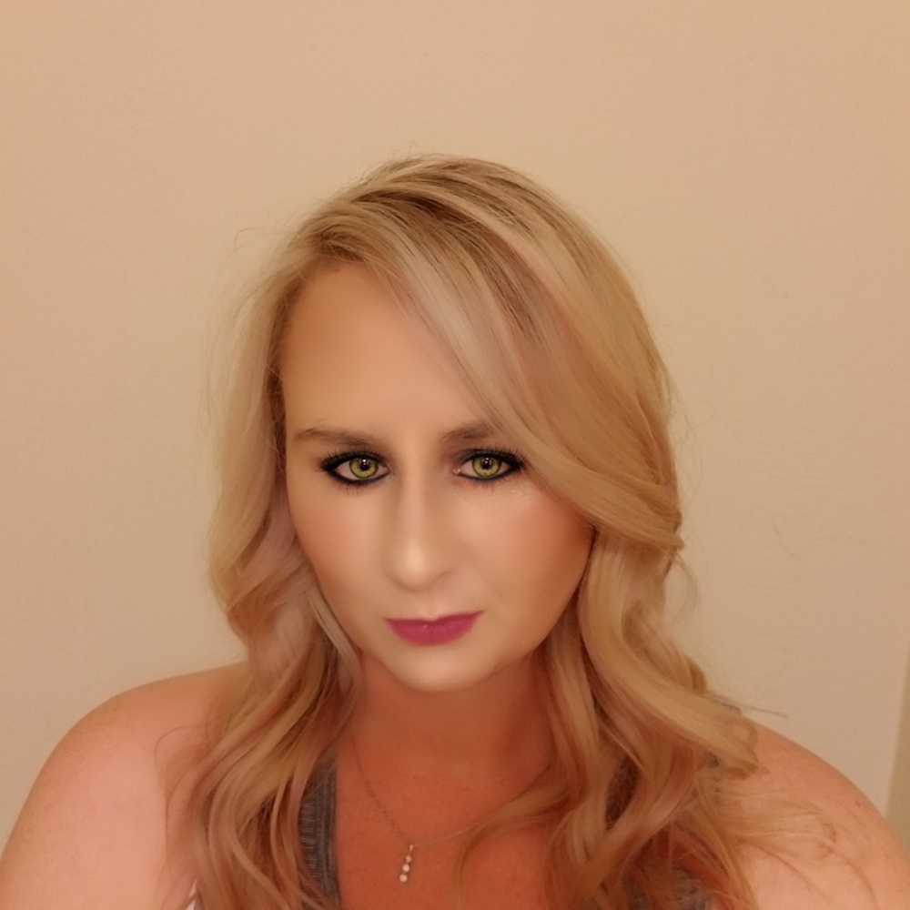 Meet your Posher, Courtnie